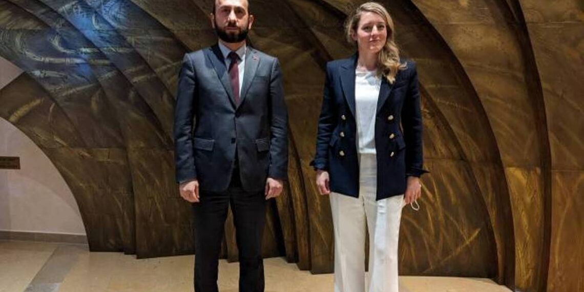 Главы МИД Армении и Канады обсудили перспективы развития двусторонних отношений