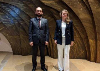 Главы МИД Армении и Канады обсудили перспективы развития двусторонних отношений