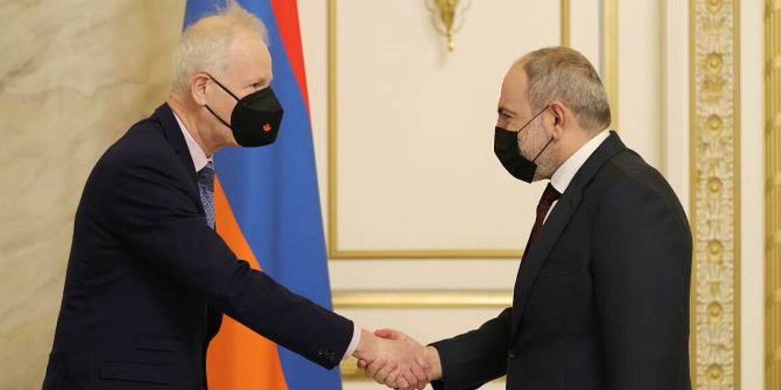 Никол Пашинян принял Стефана Диона