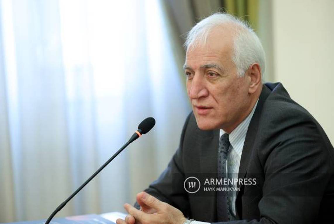 В Национальном собрании обсуждается вопрос избрания президента Республики Армения