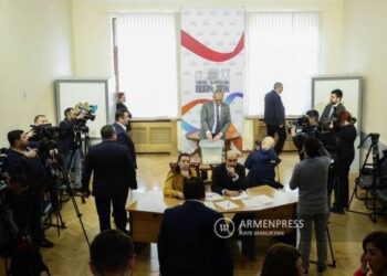 В Национальном собрании Армении началось голосование за кандидата на пост президента