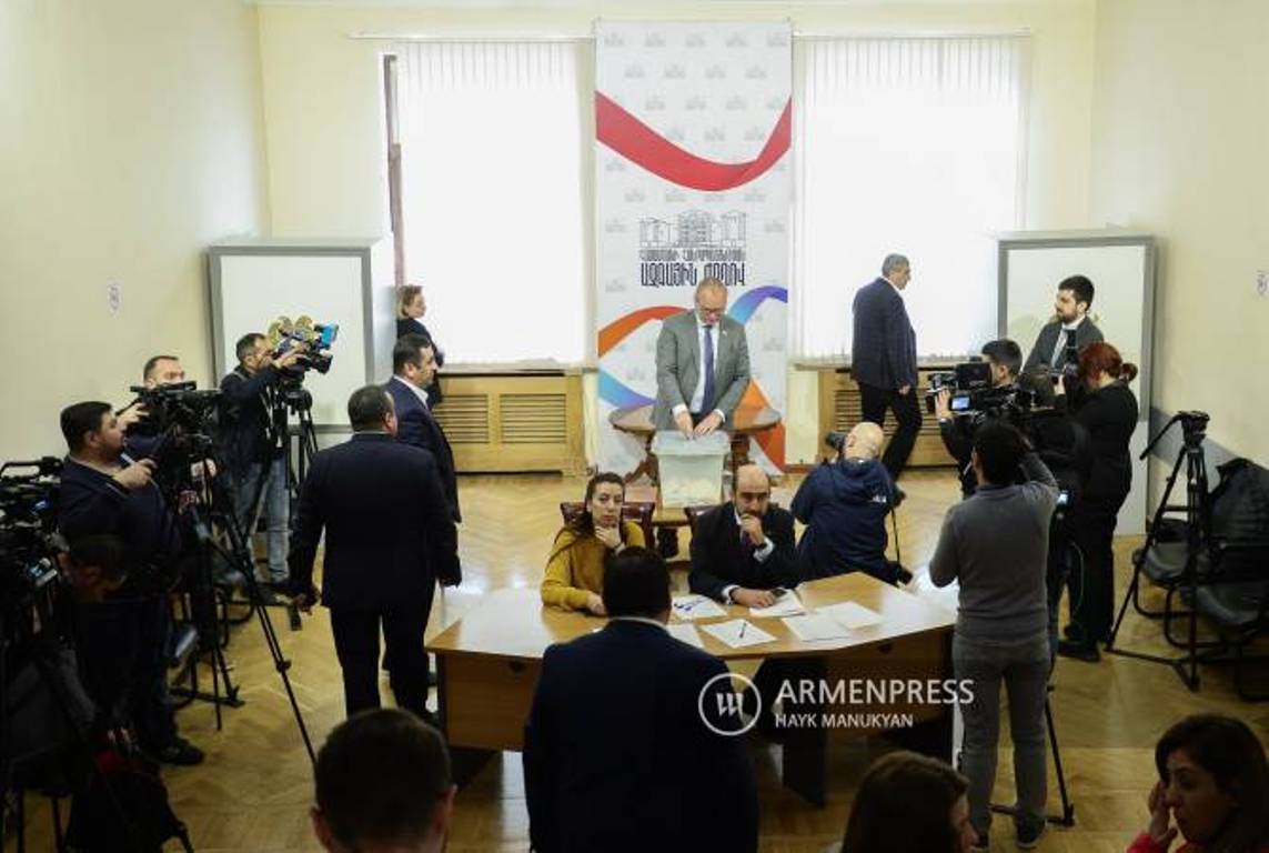 В Национальном собрании Армении началось голосование за кандидата на пост президента