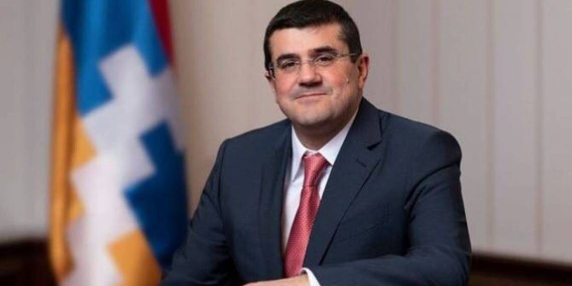 Президент Республики Арцах поздравил Ваагна Хачатуряна с избранием