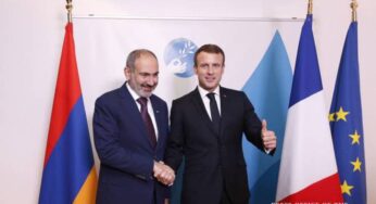 Макрон пригласил Пашиняна посетить Париж для участия в армяно-французском форуме