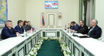 В Армению прибыл главный военный прокурор РФ Валерий Петров