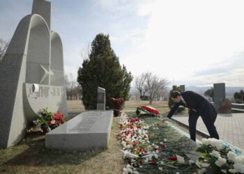 Сурен Папикян почтил память Вазгена Саргсяна