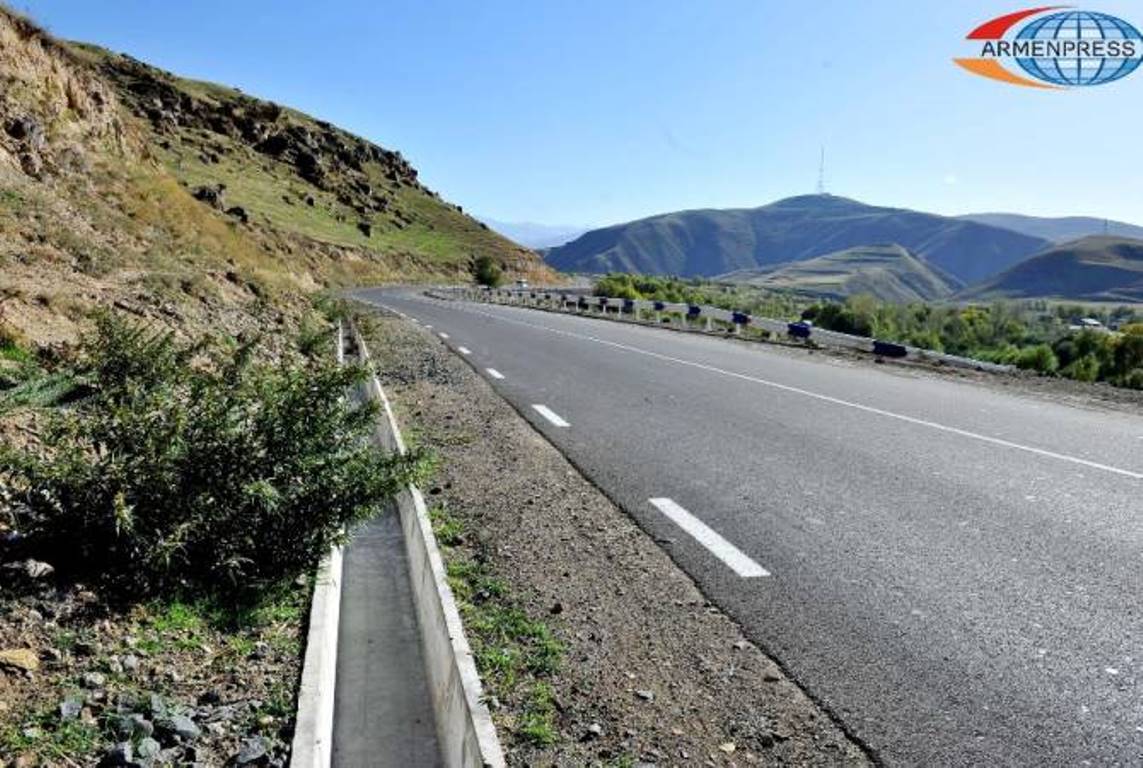 Иранские компании примут участие в строительстве транзитных дорог в Армении