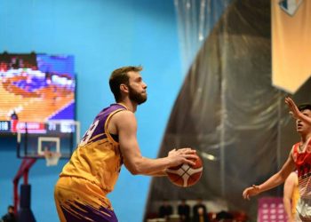 «Урарту» – новый лидер первенства по баскетболу