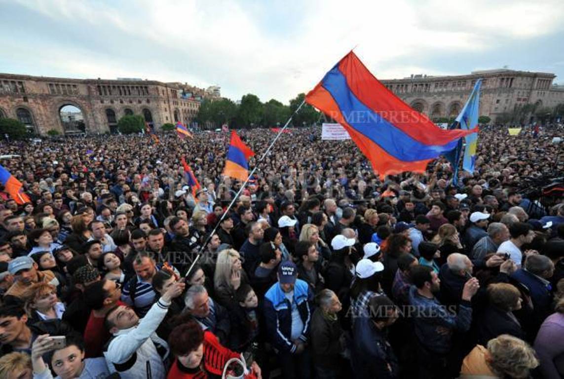 В докладе Института V-Dem за 2022 год Армения зафиксировала подъем и получила новую классификацию