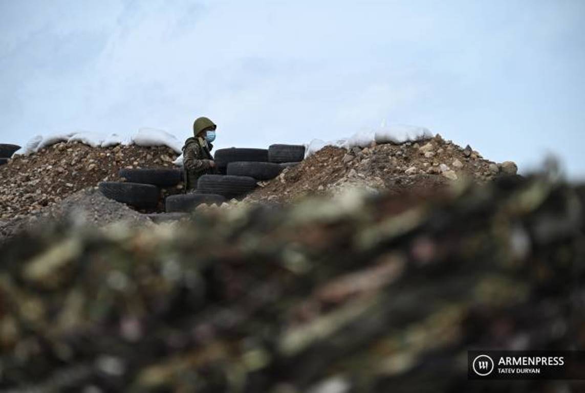 ВС Азербайджана из разнокалиберного оружия открыли огонь по армянским позициям на армяно-азербайджанской границе