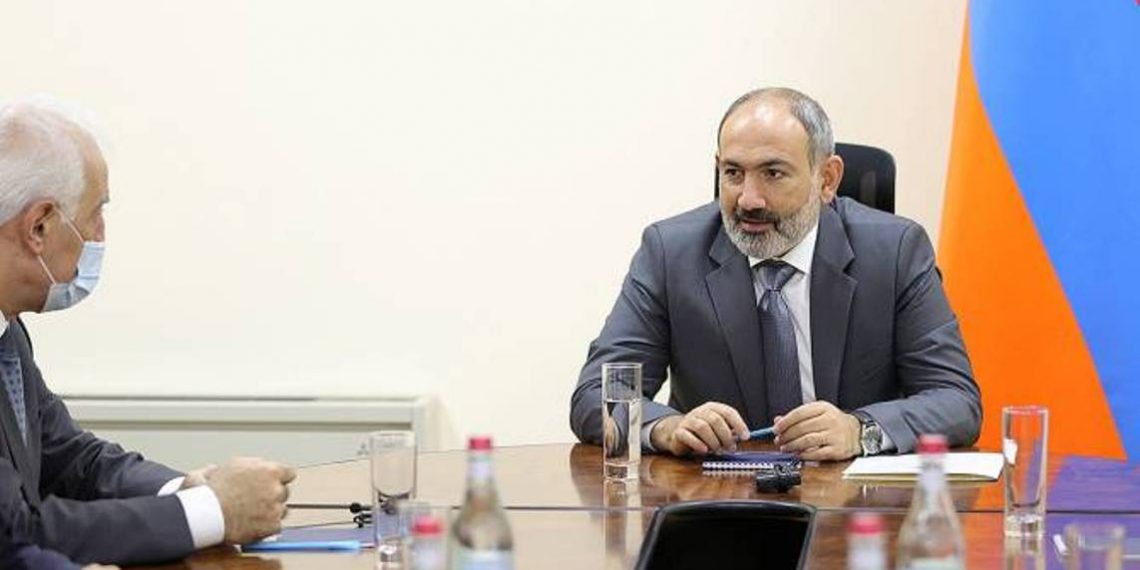 Премьер-министр поблагодарил Ваагна Хачатуряна за работу, проделанную на посту министра ВТП