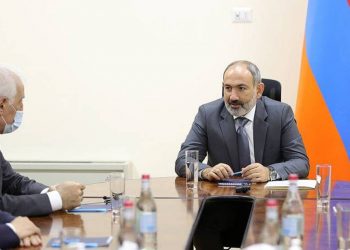 Премьер-министр поблагодарил Ваагна Хачатуряна за работу, проделанную на посту министра ВТП