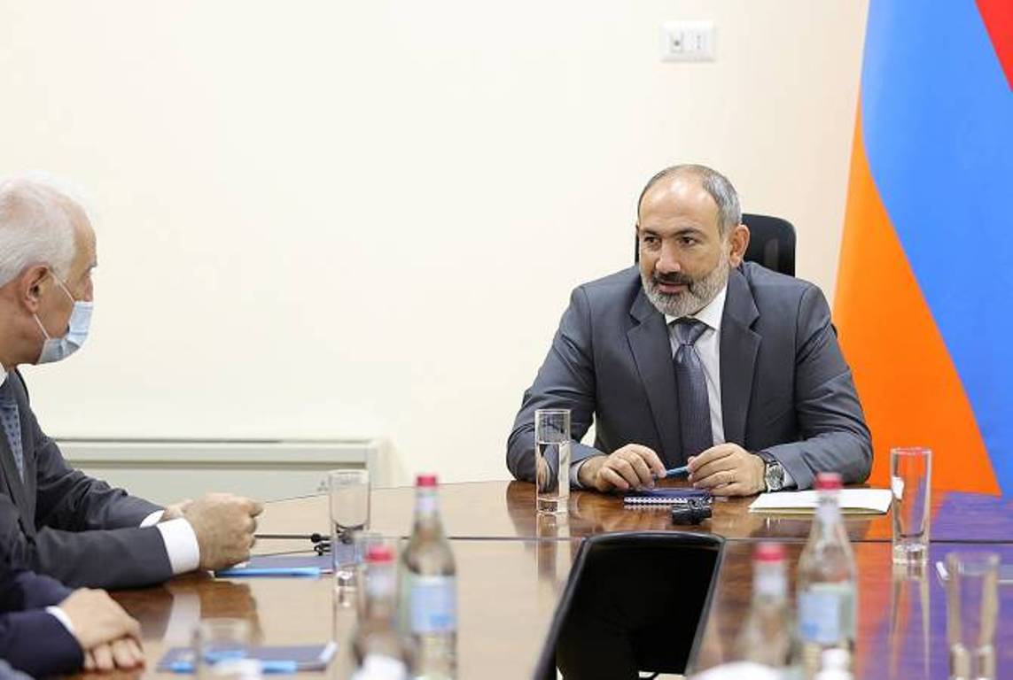 Премьер-министр поблагодарил Ваагна Хачатуряна за работу, проделанную на посту министра ВТП