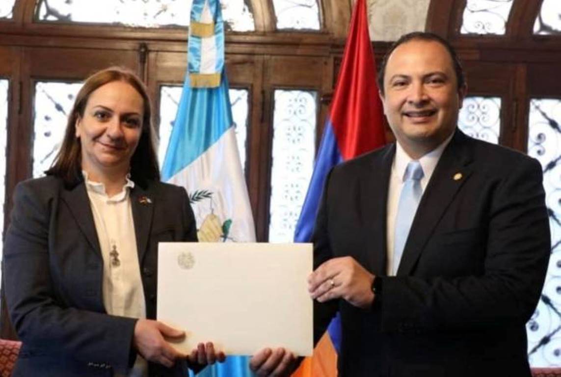 Посол Армелла Шакарян вручила верительные грамоты президенту Гватемалы Алехандро Джамматтеи