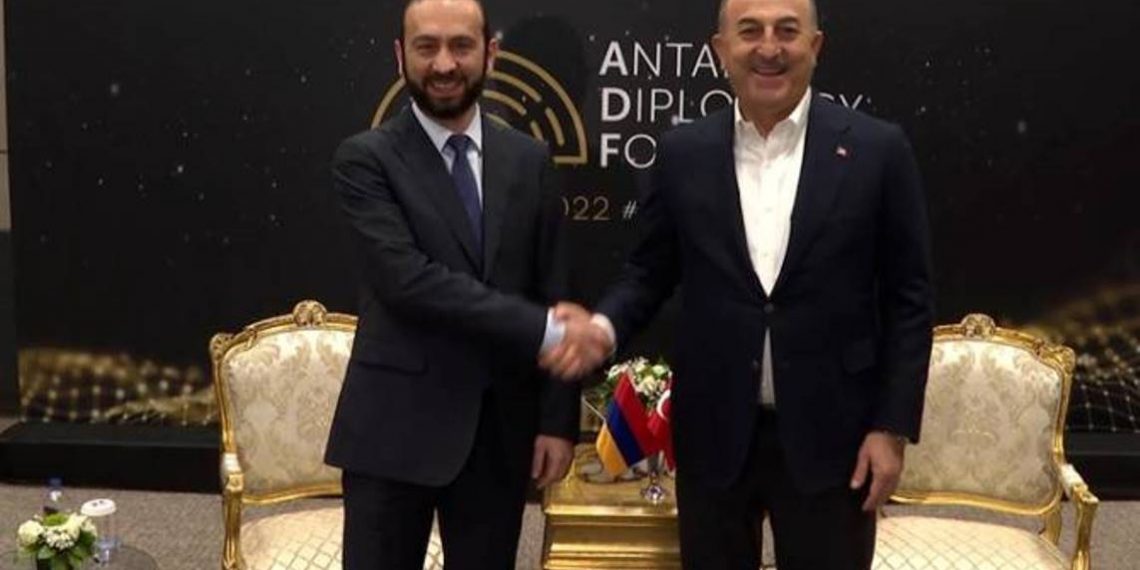 Арарат Мирзоян в Анталье встретился с министром иностранных дел Турции
