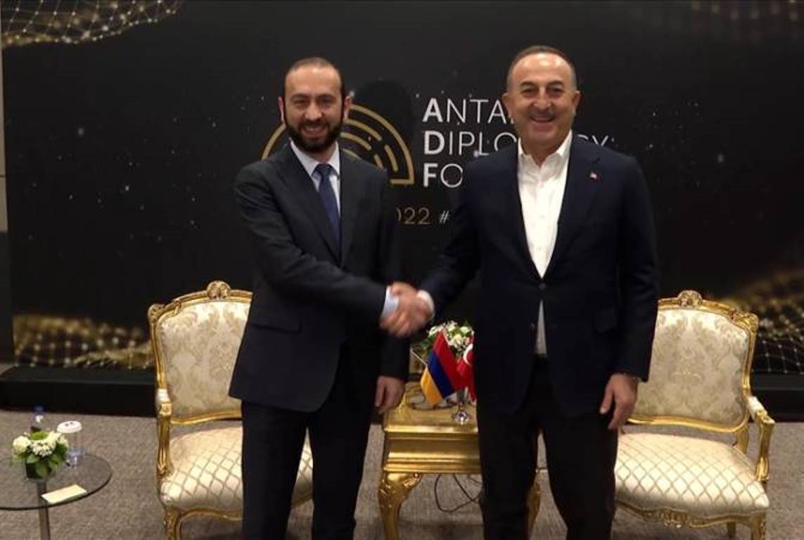 Арарат Мирзоян в Анталье встретился с министром иностранных дел Турции
