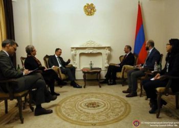 Армен Григорян встретился со специальным представителем ЕС по вопросам кризиса на Южном Кавказе и в Грузии Тойво Клааром