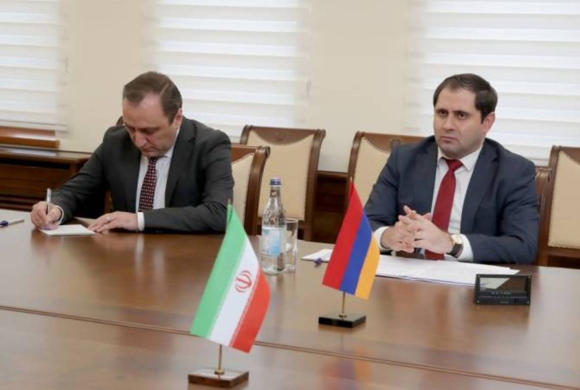 Министр обороны Армении и посол Ирана обсудили вопросы региональной и международной безопасности