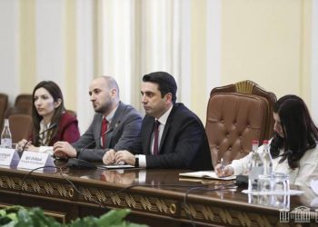 Ален Симонян на встрече с парламентариями Арцаха коснулся проблем газоснабжения, возникших из-за повреждения газопровода