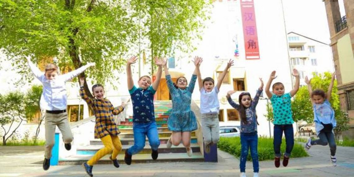 Национальная детская библиотека им. Хнко-Апера организовала весенний лагерь для армянских и русских детей