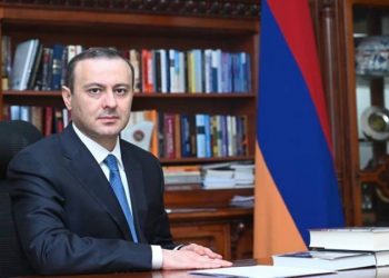 Секретарь Совета безопасности Армении посетит Берлин