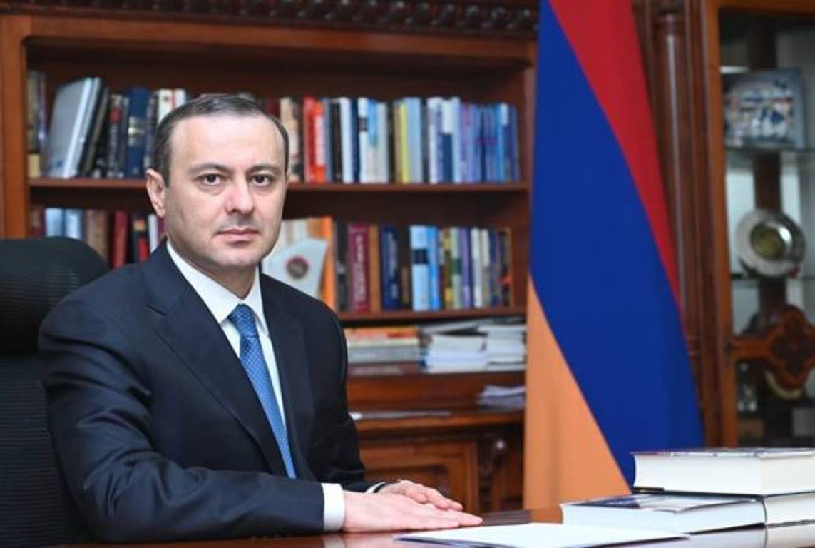 Секретарь Совета безопасности Армении посетит Берлин