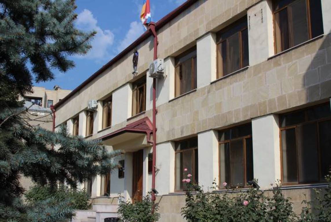 СНБ Арцаха опровергает слухи о переезде некоторых арцахских высокопоставленных чиновников в Армению