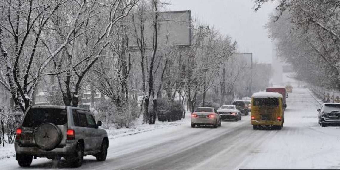 Из-за сильной метели и отсутствия видимости в Армении есть ряд закрытых дорог