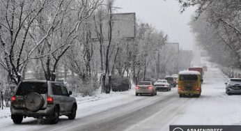 Из-за сильной метели и отсутствия видимости в Армении есть ряд закрытых дорог