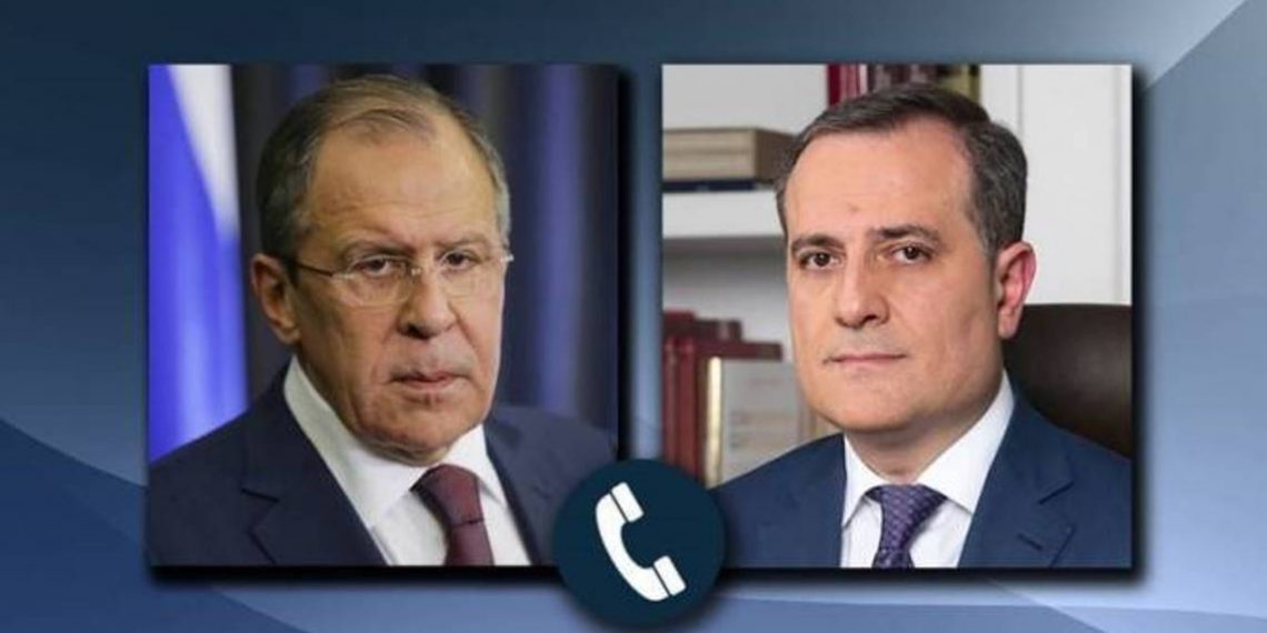 Главы МИД РФ и Азербайджана обсудили проблематику заключения мирного договора между Ереваном и Баку