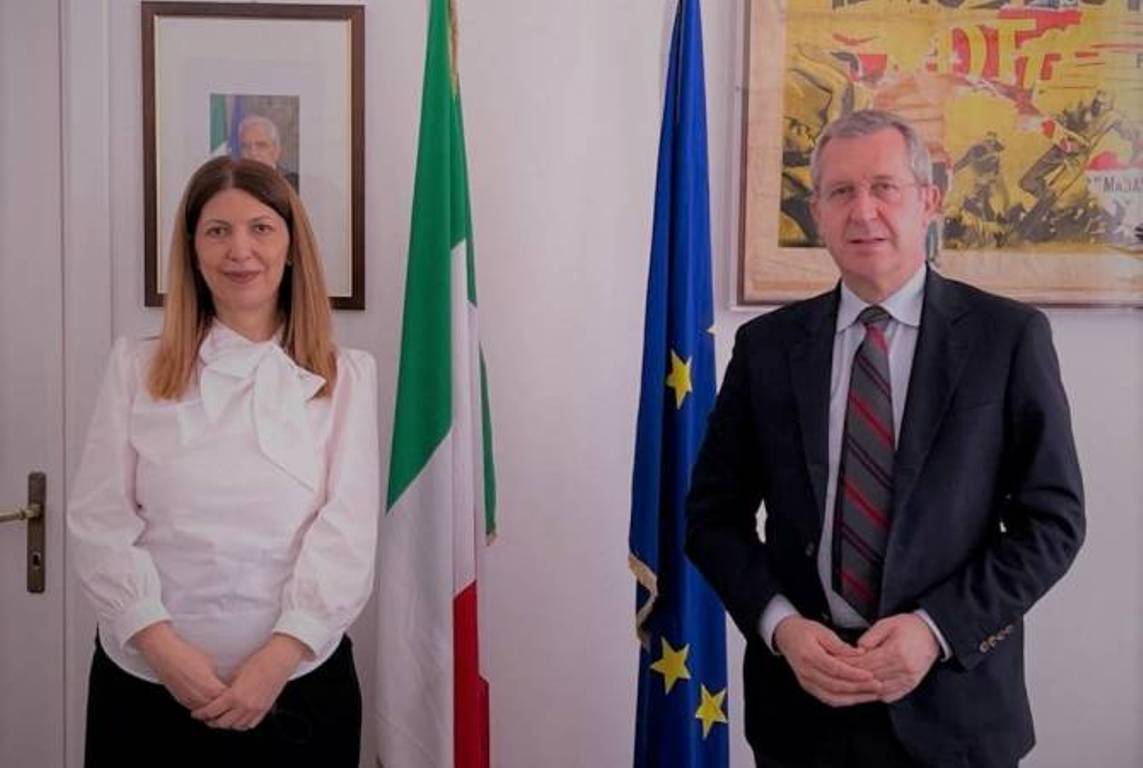 Посол Армении в Италии обсудила с Бенедетто Делла Ведова двусторонние отношения