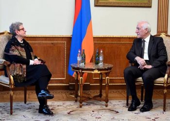 Ваагн Хачатурян и глава делегации ЕС в Армении обсудили вопросы региональной безопасности