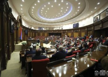 В Национальном собрании Армении продолжается очередное заседание