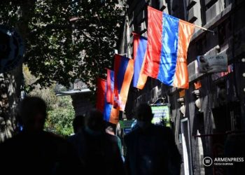 Места использования государственного флага будут увеличены: Парламент Армении единогласно принял проект оппозиции