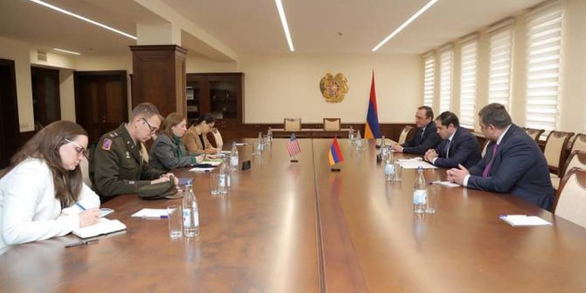 Сурен Папикян представил послу США в Армении ситуацию на армяно-азербайджанской границе и в Нагорном Карабахе