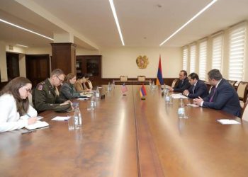 Сурен Папикян представил послу США в Армении ситуацию на армяно-азербайджанской границе и в Нагорном Карабахе