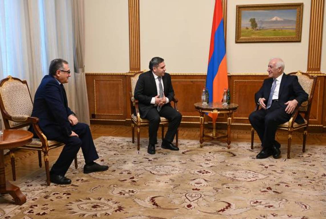 Ваагн Хачатурян принял президента и вице-президента ФФА