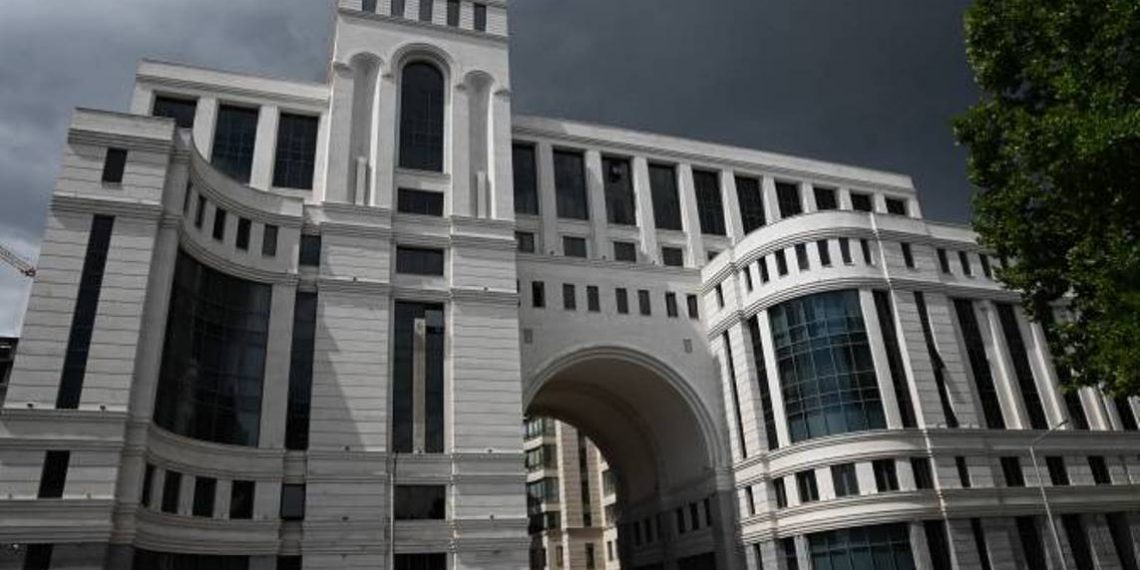 МИД Армении ожидает от МС РФ шагов по немедленному возвращению азербайджанских войск на исходные позиции