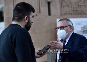 Посол Чехии воздержался от оценки нарушений режима прекращения огня в Арцахе