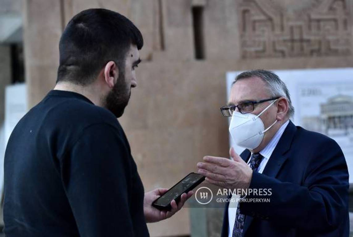 Посол Чехии воздержался от оценки нарушений режима прекращения огня в Арцахе
