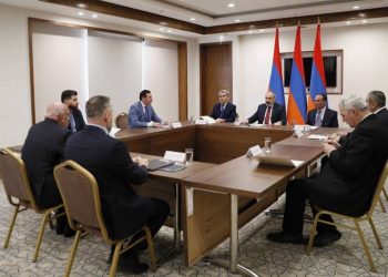 Очередное заседание Консультативного собрания с участием премьера и глав внепарламентских политических сил