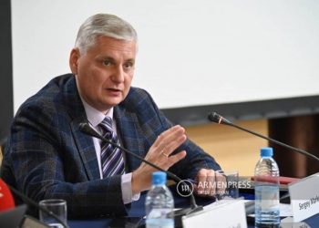 Если попытаются вытеснить Россию, ответ может быть очень жестким: Маркедонов о ситуации в Арцахе