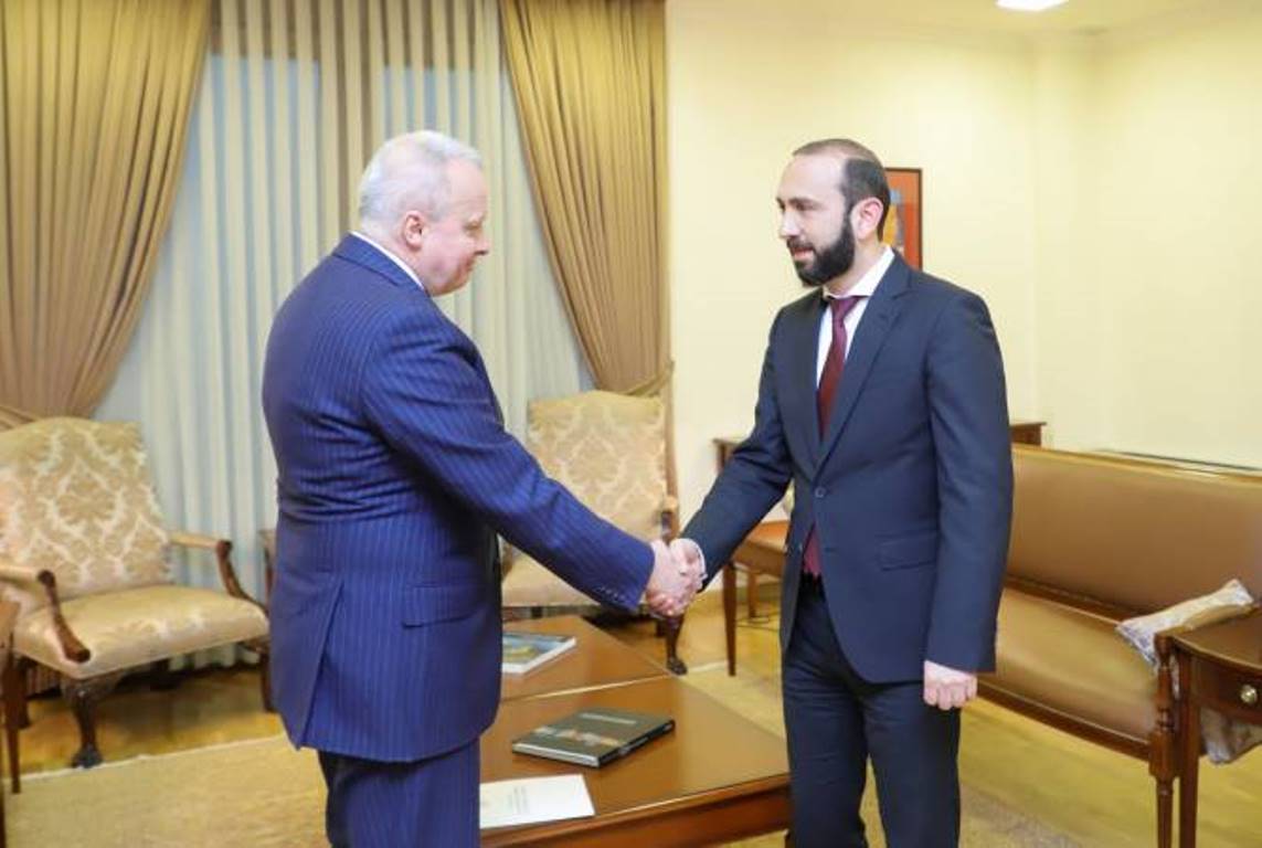 Глава МИД Армении на встрече с послом РФ подчеркнул необходимость вывода азербайджанских войск