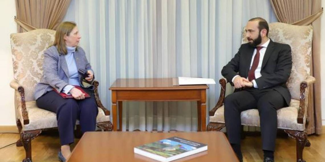 Глава МИД Армении и посол США обсудили ситуацию вокруг Нагорного Карабаха