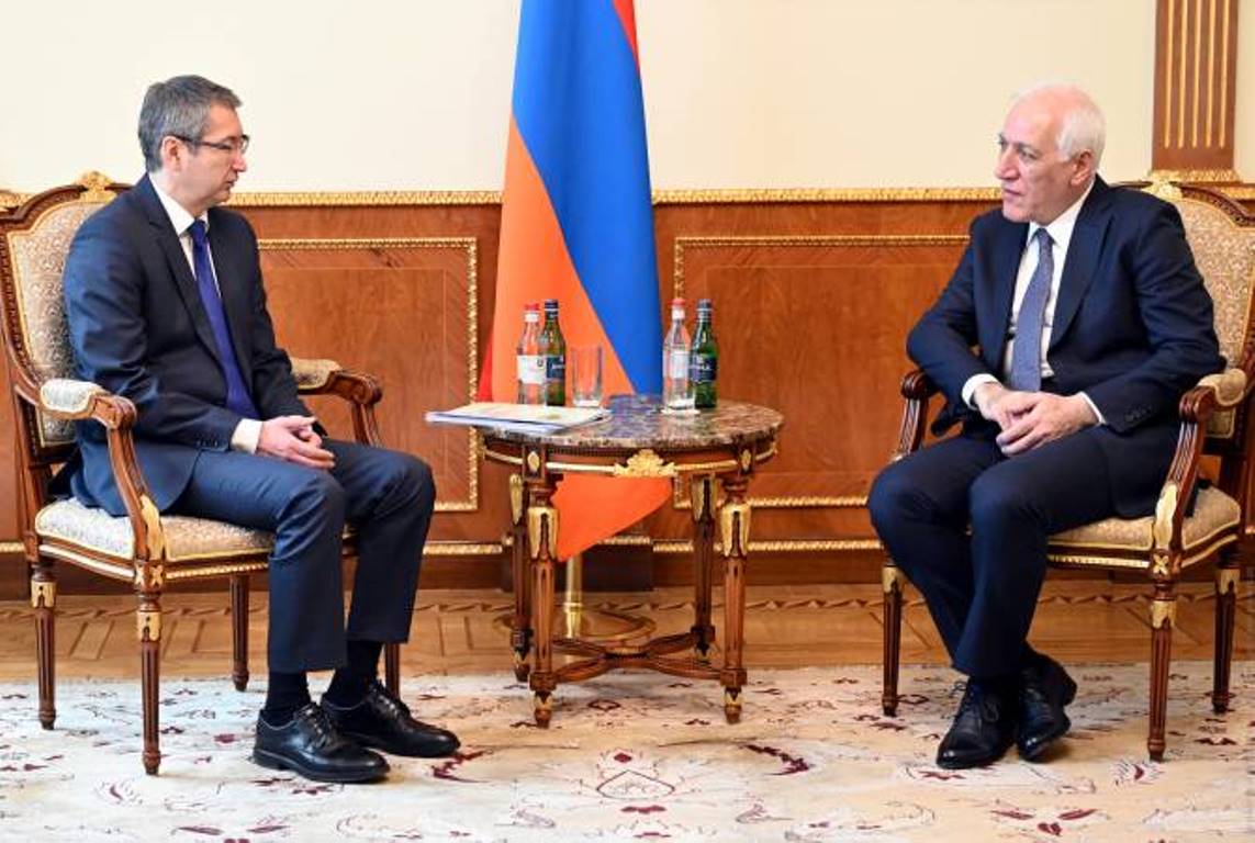 Президент Ваагн Хачатурян принял посла Казахстана в Армении