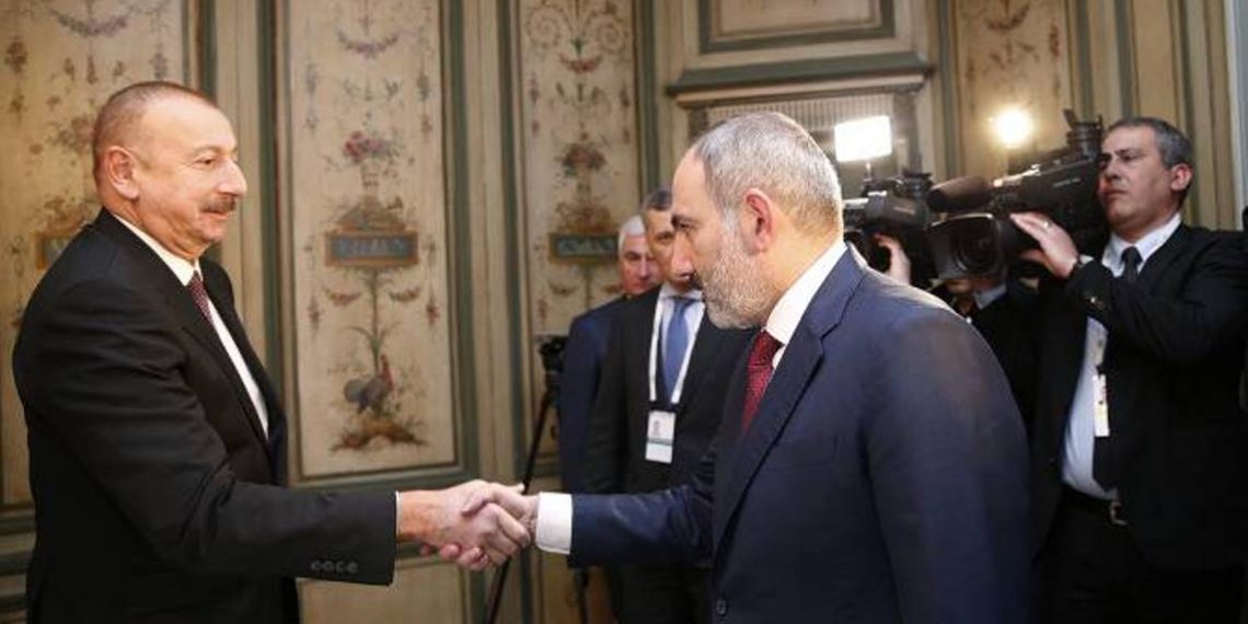 Пашинян рассчитывает в Брюсселе согласовать с Алиевым все вопросы, связанные с началом мирных переговоров