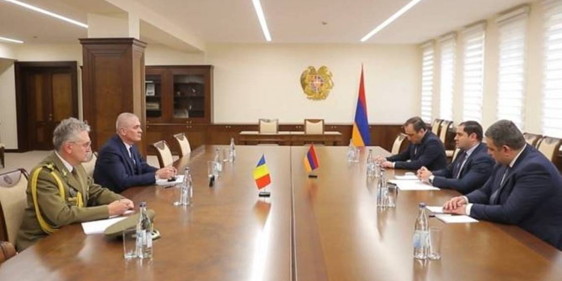 Министр обороны Армении и посол Румынии обсудили вопросы региональной безопасности