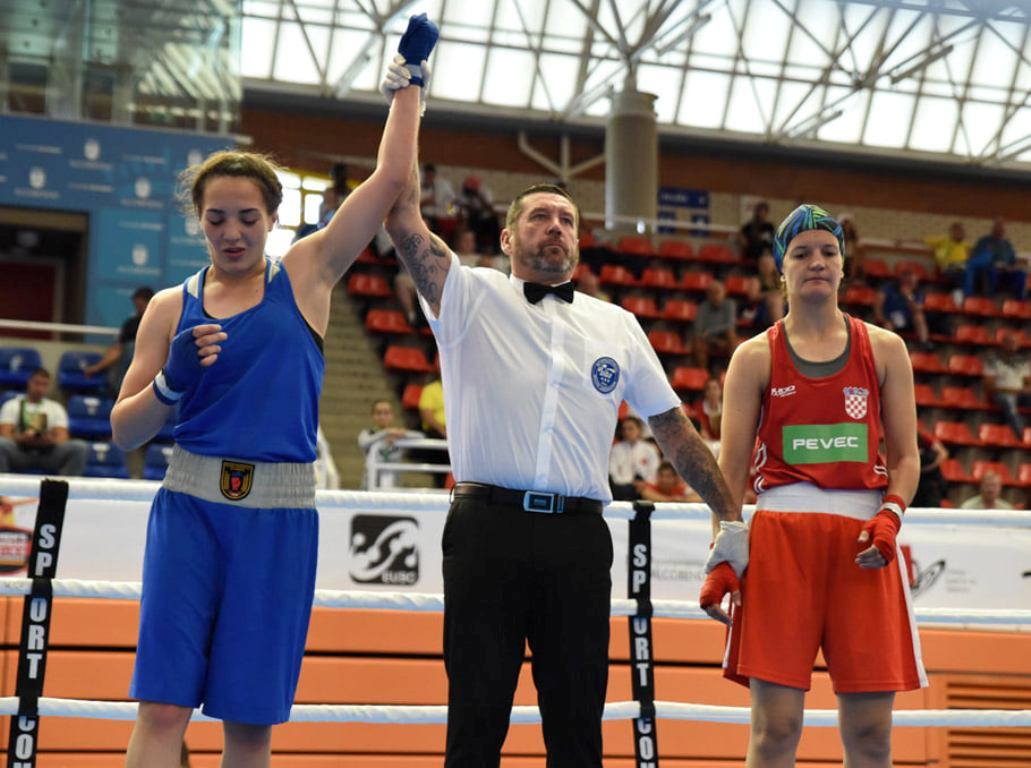 Армянская боксерша стала призером международного турнира в Болгарии
