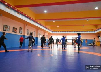 Борцы греко-римского стиля начинают борьбу на чемпионате Европы