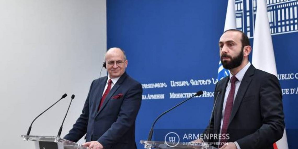 Арарат Мирзоян представил Збигневу Рау ситуацию в Нагорном Карабахе